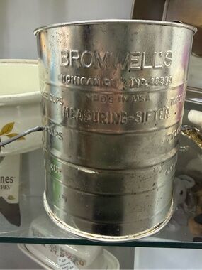 Stainless Steel Measuring Sifter - Silver